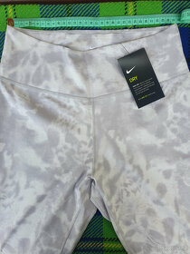 Nové Nike legíny vel. M