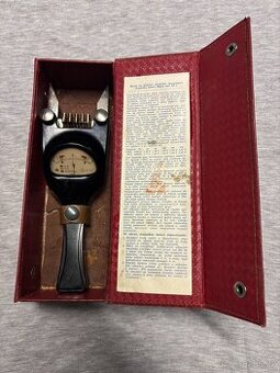 Stará zkoušečka olověných akumulátorů Metra typ ZB 2