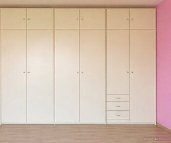 Velká šatní skříň