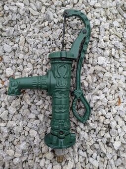 Dekorativní zdobená pumpa