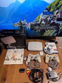 PS1 Slim PAL v super stavu + příslušenství a hra FIFA