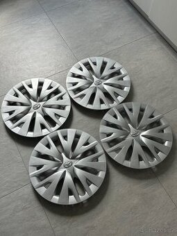 Poklice R15 Toyota Original