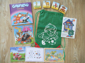 Kniha Garfield, sáček na přezůvky, puzzle Krteček, pexeso