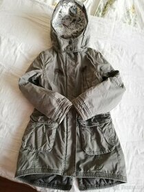 Dívčí lehký zimní kabátek s kapucí - zelený 146