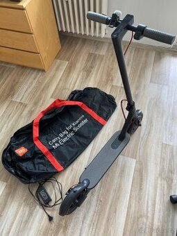 Prodám Xiaomi Mi Electric Scooter Pro