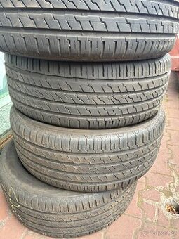 Pneu 225/55/17