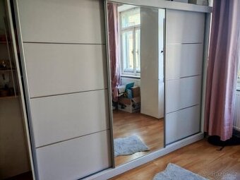 Šatní skříň