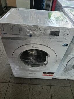 pračka Indesit