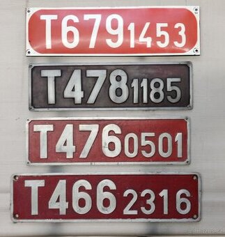 cedule ,štítky, čísla z lokomotiv