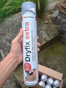 Pěna zdicí Porotherm Dryfix 810 ml