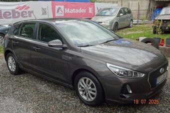 HYUNDAI i30 hatchback