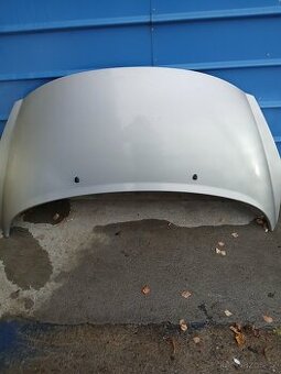 Kapota Peugeot 207,krasny stav 1000kc