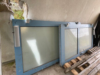 Dvoukřídlé dveře