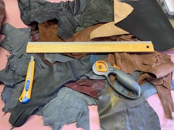 Zbytky - odřezy oděvních kůží