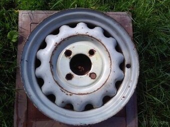 Disky kol Tudor, Tatra  - veterán