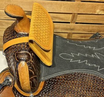 Kožené pouzdro na mobil k westernovému sedlu