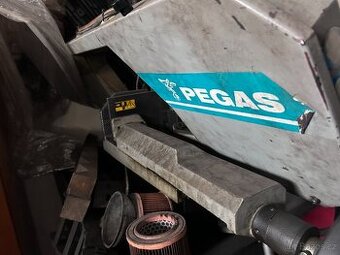 pásová pila pegas