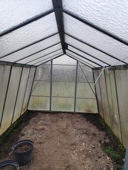 Zahradní skleník levně,Zamluveno