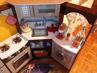 Dětská dřevěná kuchyňka