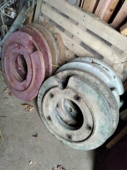 Prodám závaží na ZETOR25A  i na 25K