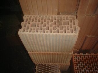 Prodám zbytky nových cihel POROTHERM ze stavby