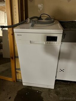 Myčka nádobí ECG s dovozem
