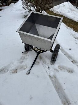 Rozmetadlo za traktor RV 200