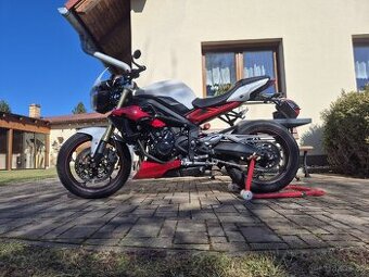 Triumph street triple 675