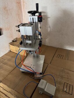 Stroje na plnění parfémů - celá sada