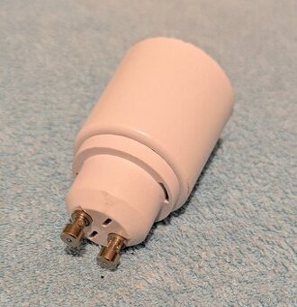 Redukce z GU10 na E27 – adaptér pro žárovku