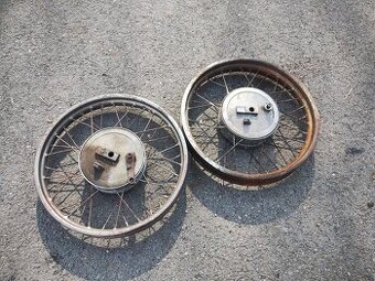 Prodám kola s brzdami na jawa čz 125 150 175 ze stodoly
