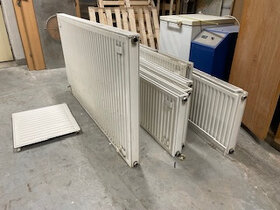 Starší deskové radiátory - různé rozměry