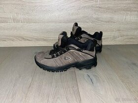 Nove pánské outdoorove boty