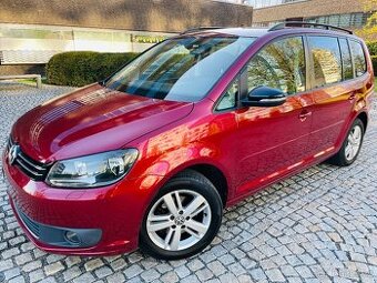 Volkswagen Touran 1.2TSI 77KW 7MÍST MANUÁL VÝHŘEV SERVISKA
