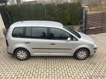 VW Touran 1.9 TDI, servisováno,tažné zařízení