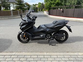 Yamaha TECH T-MAX 560