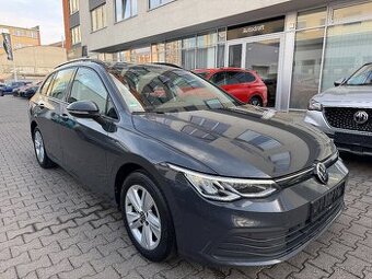 VW Golf 8 Life 2.0 TDI 110kW DSG Webasto ACC Navi Tažné DAB