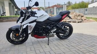 Suzuki GSX-S950