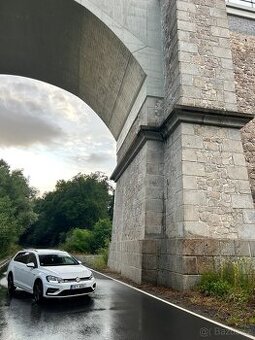 VOLKSWAGEN GOLF VII