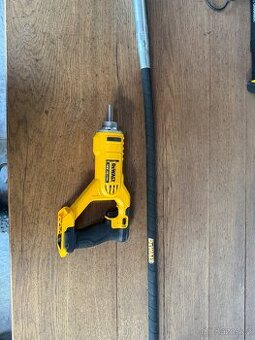 DeWalt aku ponorný vibrátor na beton