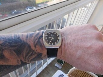 pekne funkcni hodinky prim 17 jewels kostky  1975