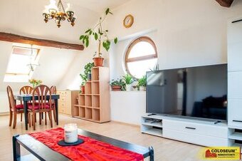 Moravský Krumlov, podkrovní byt 4+1, terasa, zahrada, dílna