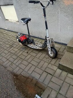 Benzínová koloběžka