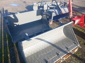 lžíce na nakladač s euroupínáním a radlice na sníh