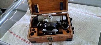 Nivelační přístroj