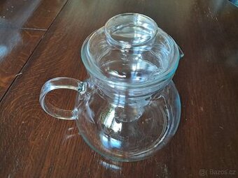 Skleněná konvice