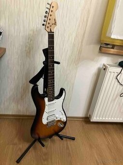 Elektrická kytara s bohatým příslušenstvím