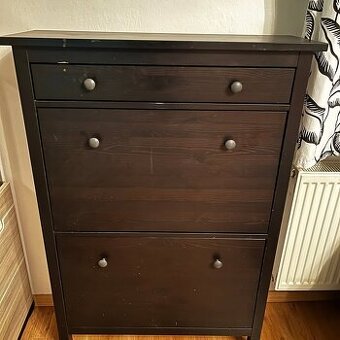 Botníky Ikea Hemnes