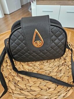 Krásná nová kabelka, tři oddělené kapsy