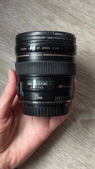 Canon EF 20 mm 2.8
